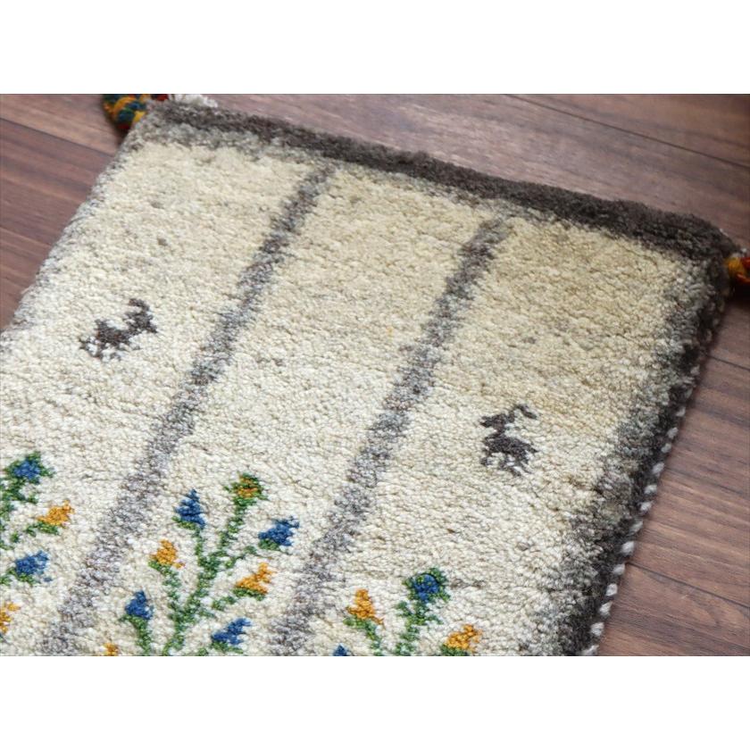 ギャッベ ミニギャベ イラン産 59×40cm ナチュラルアイボリー 連なる生命の樹と動物 |  | 02