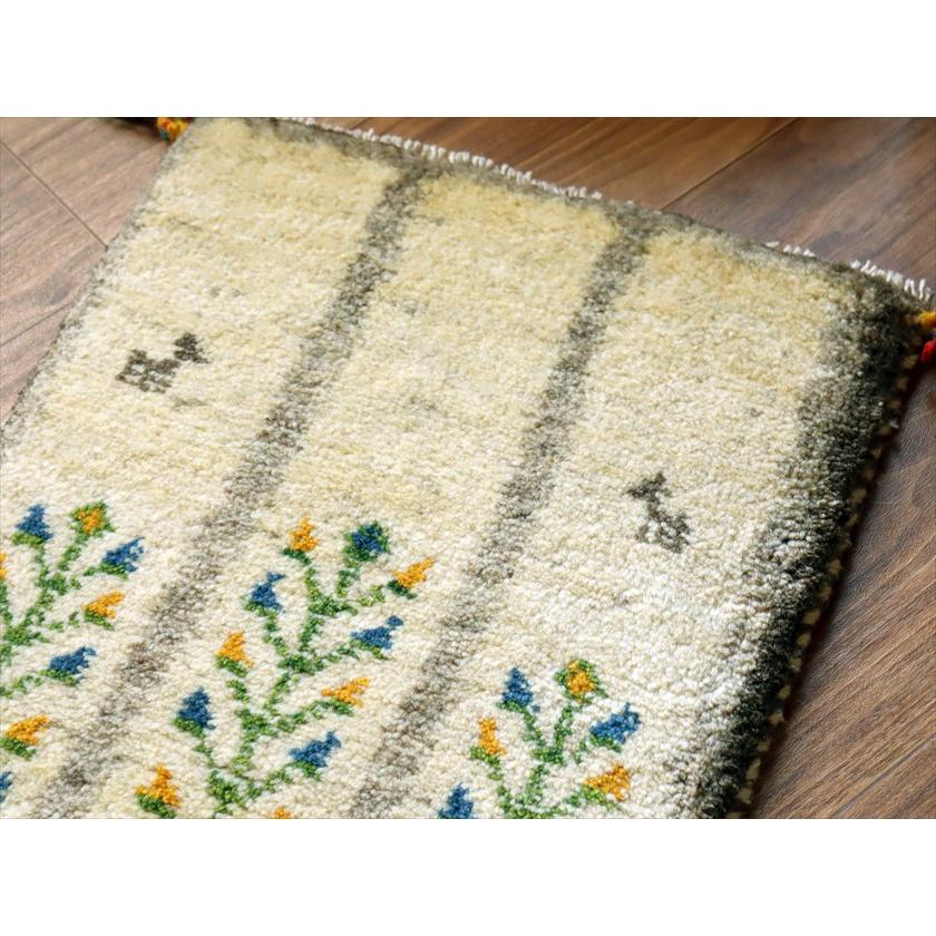 ギャッベ ミニギャベ イラン産 61×41cm ナチュラルアイボリー 連なる生命の樹と動物 |  | 02