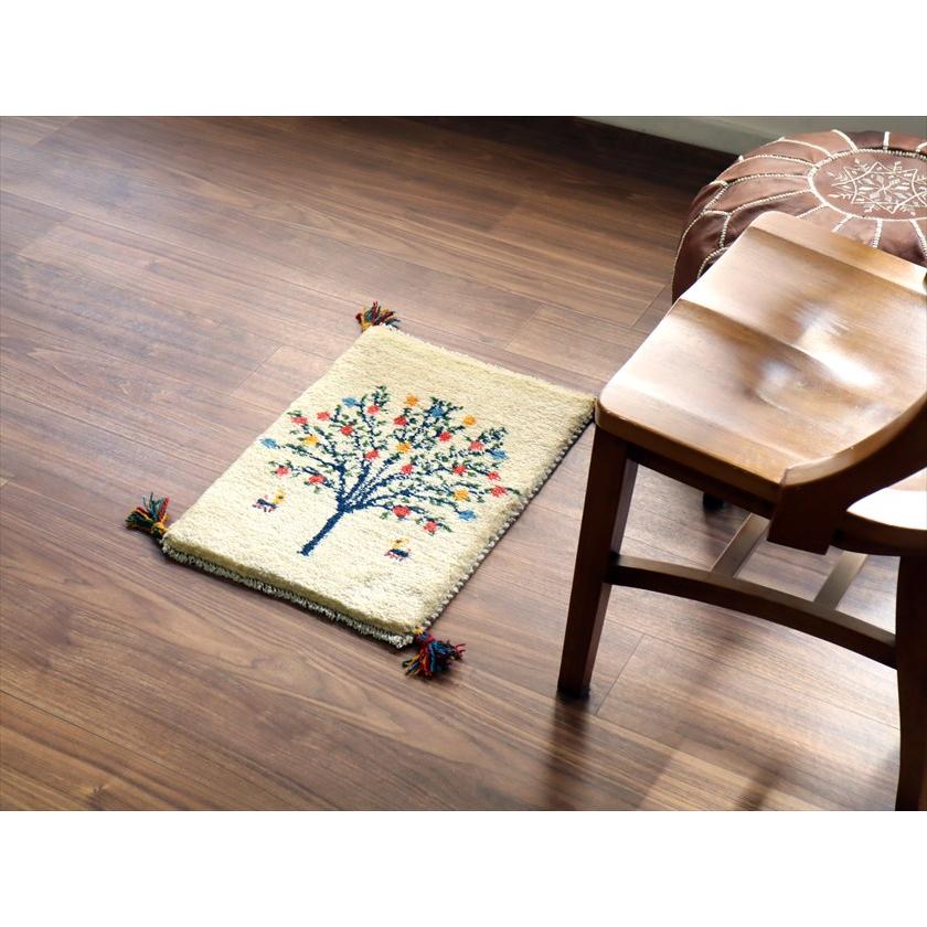 ギャッベ ミニギャベ イラン産 56×41cm ナチュラルアイボリー ザクロの樹と動物 |  | 01