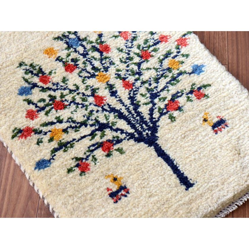 ギャッベ ミニギャベ イラン産 56×41cm ナチュラルアイボリー ザクロの樹と動物 |  | 02