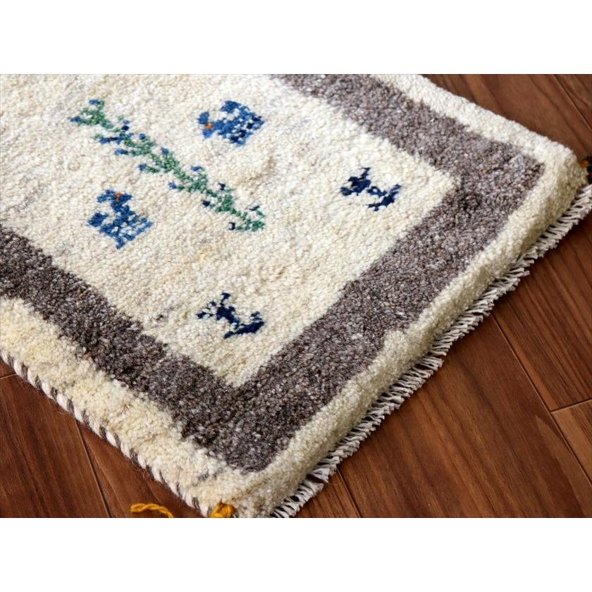 ギャッベ ミニギャベ イラン産 57×41cm ナチュラルアイボリー 動物と生命の樹 |  | 03