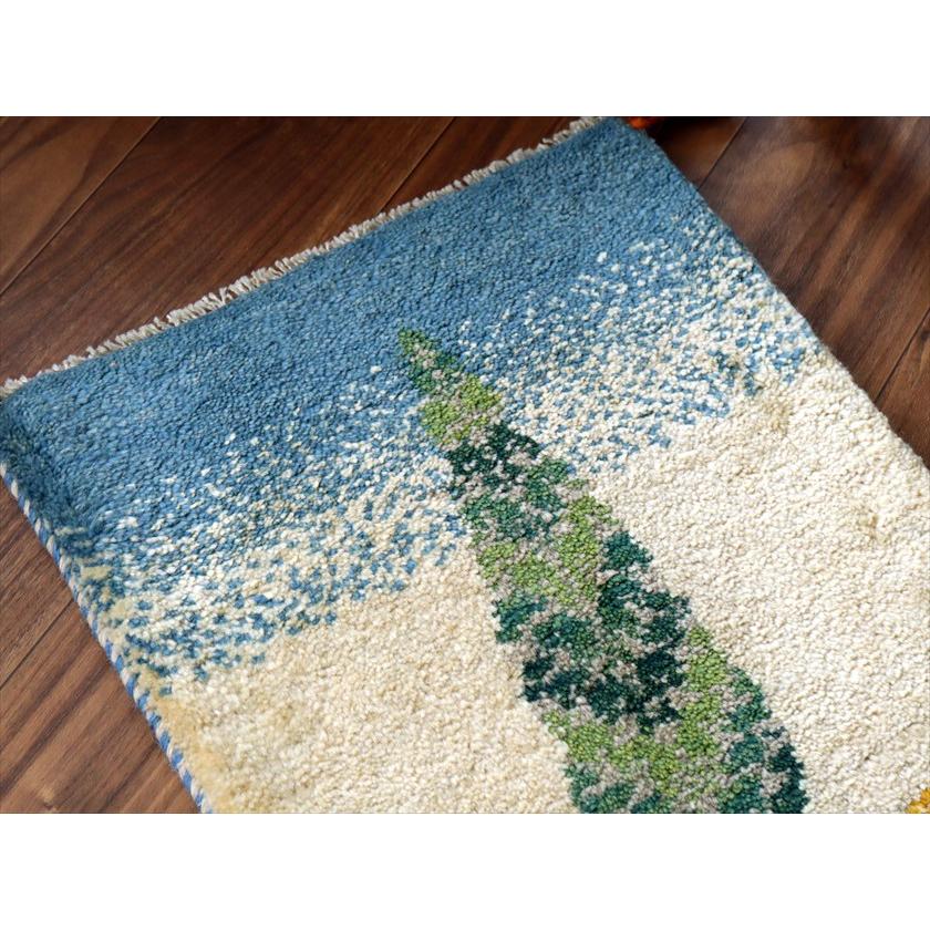 ギャッベ ミニギャベ イラン産 56×42cm ナチュラルアイボリー＆ブルー 糸杉と動物 |  | 02