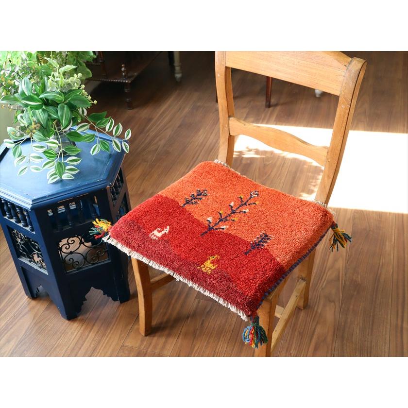 ギャッベ イラン産手織り 座布団サイズ 40×44cm レッド 生命の樹と動物 風景画 |  | 01