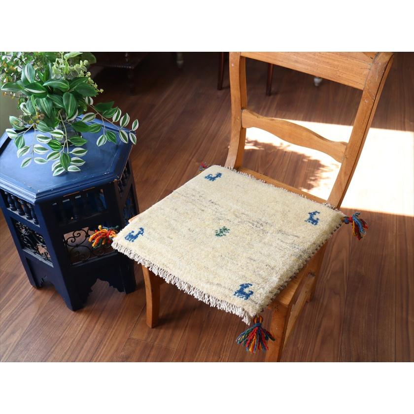 ギャッベ イラン産手織り 座布団サイズ 40×40cm ナチュラルアイボリー 動物と生命の樹 |  | 01