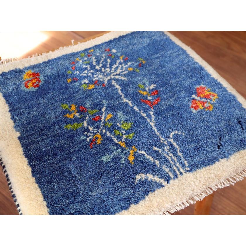 ギャッベ イラン産手織り 座布団サイズ 41×43cm ブルー 蝶々とフラワーデザイン |  | 02