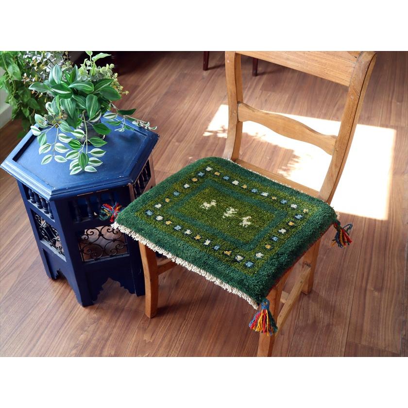 ギャッベ イラン産手織り 座布団サイズ 38×44cm グリーン 動物と生命の樹 |  | 01