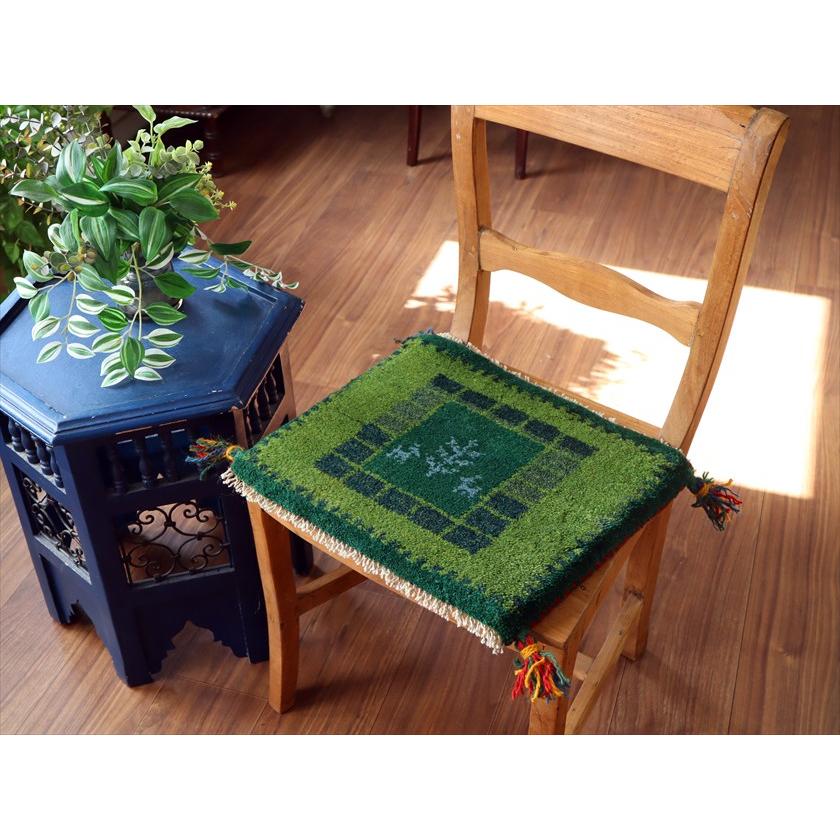 ギャッベ イラン産手織り 座布団サイズ 36×41cm グリーン 動物と生命の樹 |  | 01