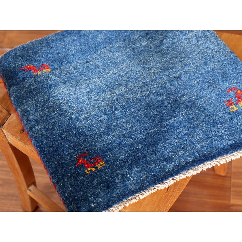 ギャッベ イラン産手織り 座布団サイズ 40×40cm ブルー 動物モチーフ |  | 02