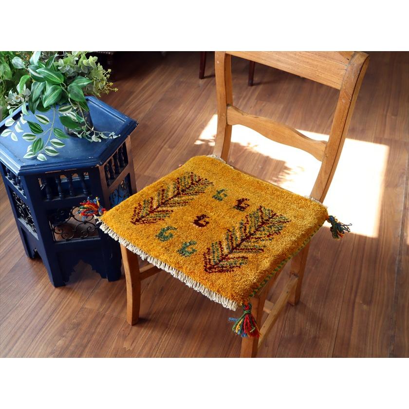 ギャッベ イラン産手織り 座布団サイズ 39×43cm イエローオレンジ 動物と連なる生命の樹 |  | 01