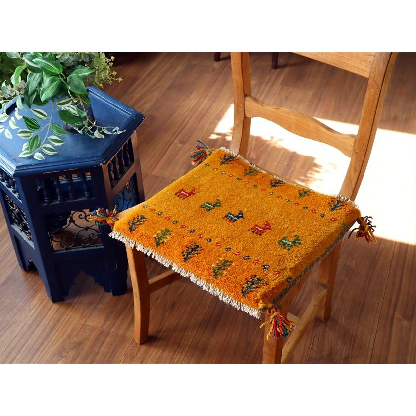 ギャッベ イラン産手織り 座布団サイズ 38×41cm イエローオレンジ 動物と生命の樹 |  | 01
