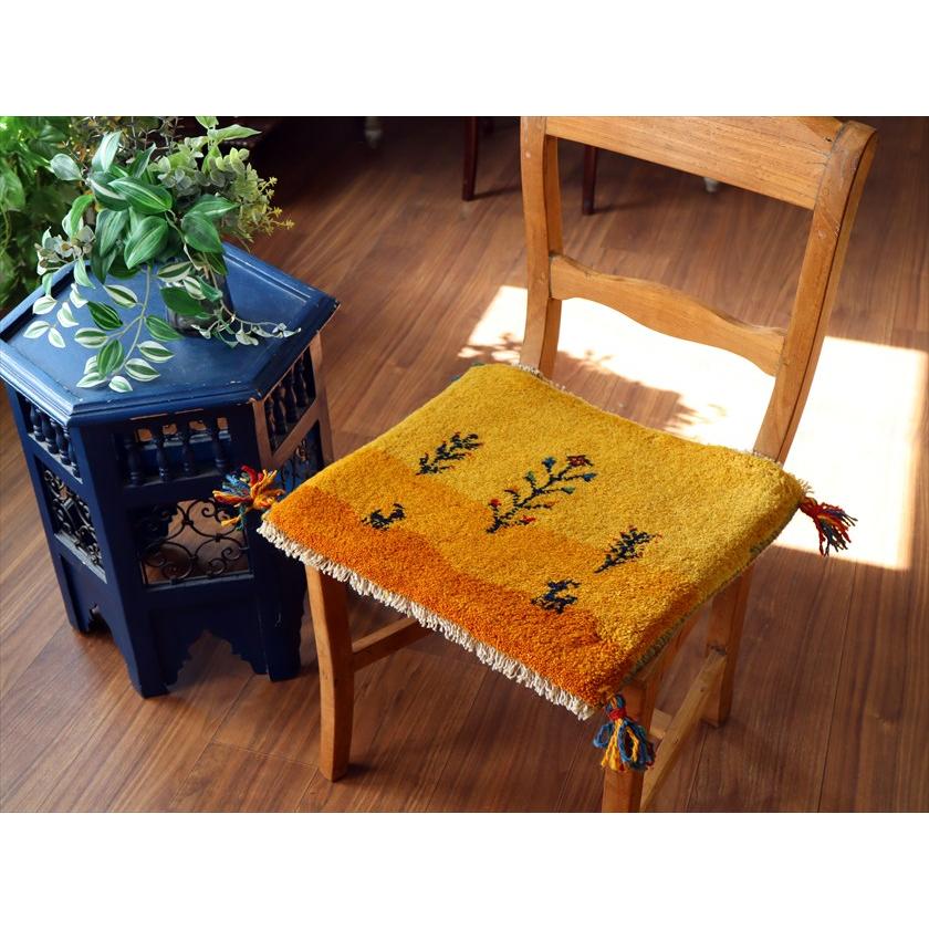 ギャッベ イラン産手織り 座布団サイズ 39×43cm イエローオレンジ 動物と生命の樹 風景画 |  | 01