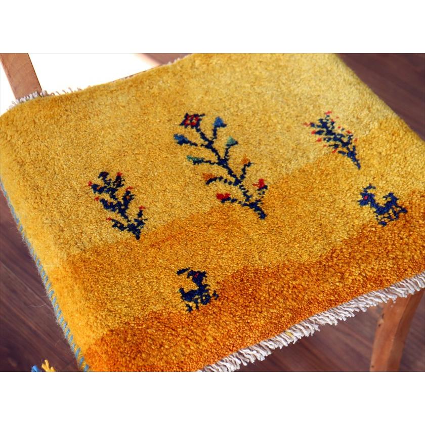 ギャッベ イラン産手織り 座布団サイズ 39×43cm イエローオレンジ 動物と生命の樹 風景画 |  | 02