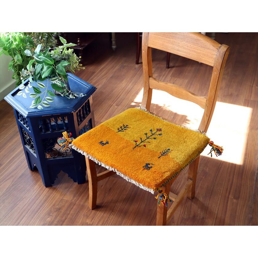 ギャッベ イラン産手織り 座布団サイズ 39×45cm イエローオレンジ 動物と生命の樹 風景画 |  | 01