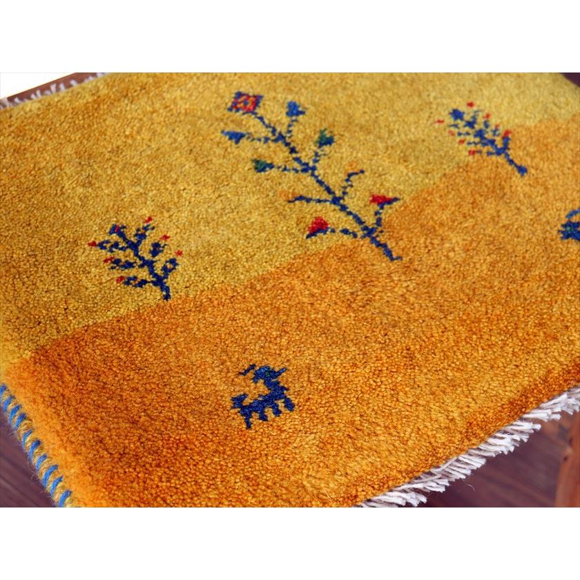 ギャッベ イラン産手織り 座布団サイズ 39×45cm イエローオレンジ 動物と生命の樹 風景画 |  | 02