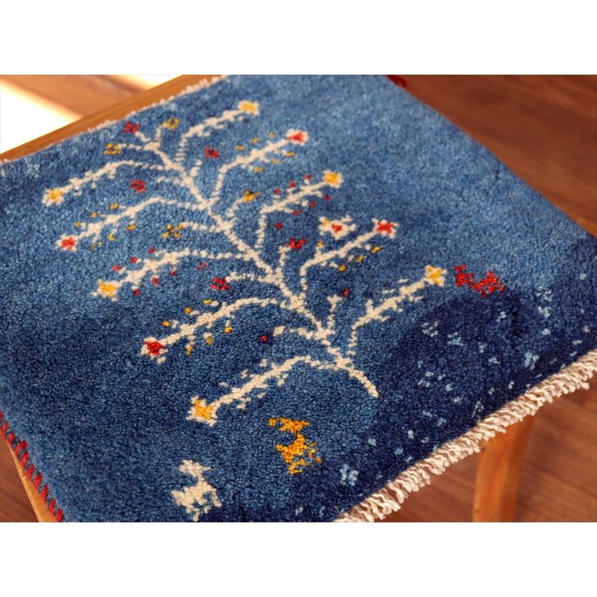 ギャッベ イラン産手織り 座布団サイズ 38×41cm ブルー 動物と生命の樹 |  | 02
