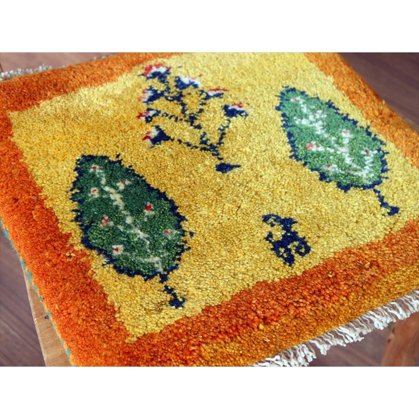 ギャッベ イラン産手織り 座布団サイズ 38×38cm イエローオレンジ 動物と糸杉 |  | 02