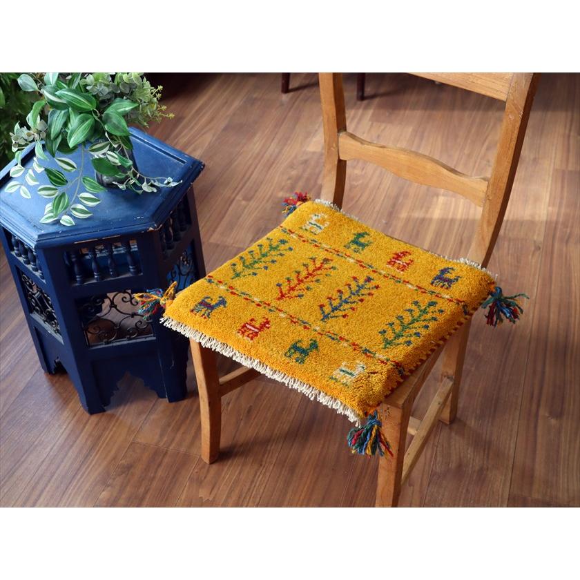 ギャッベ イラン産手織り 座布団サイズ 39×41cm イエローオレンジ 動物と生命の樹 |  | 01