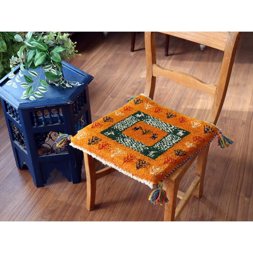 ギャッベ イラン産手織り 座布団サイズ 40×41cm オレンジ 生命の樹と動物 タイルデザイン |  | 01