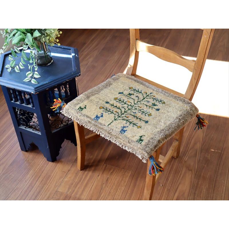 ギャッベ イラン産手織り 座布団サイズ 38×44cm ナチュラルアイボリー 生命の樹と動物 |  | 01