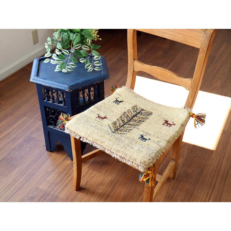 ギャッベ イラン産手織り 座布団サイズ 39×40cm ナチュラルアイボリー 生命の樹と動物 |  | 01