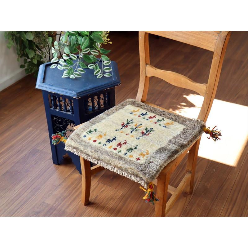 ギャッベ イラン産手織り 座布団サイズ 41×41cm ナチュラルアイボリー カラフルな生命の樹と動物 |  | 01