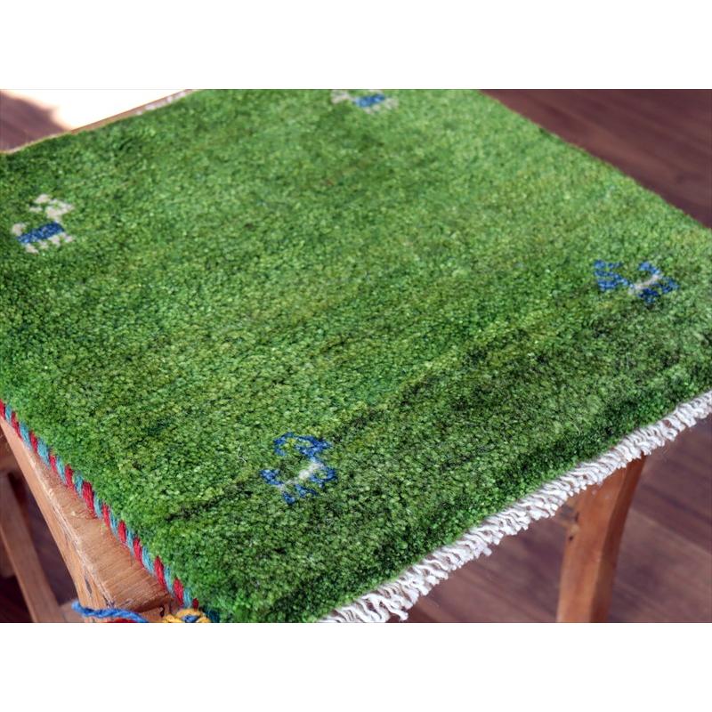 ギャッベ イラン産手織り 座布団サイズ 41×42cm グリーン 動物モチーフ |  | 02