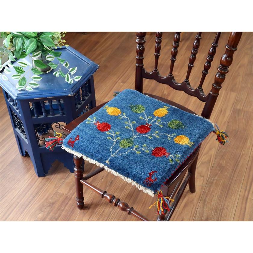 ギャッベ イラン産手織り 座布団サイズ 39×40cm ブルー 動物とカラフルなザクロの樹 |  | 01