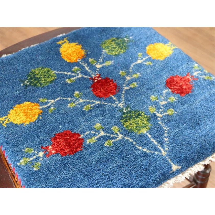 ギャッベ イラン産手織り 座布団サイズ 39×40cm ブルー 動物とカラフルなザクロの樹 |  | 02