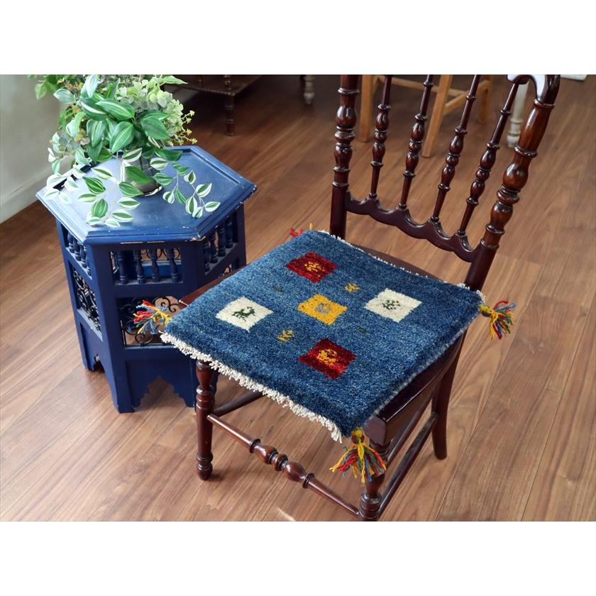 ギャッベ イラン産手織り 座布団サイズ 41×40cm ブルー カラフルタイル 動物と生命の樹 |  | 01