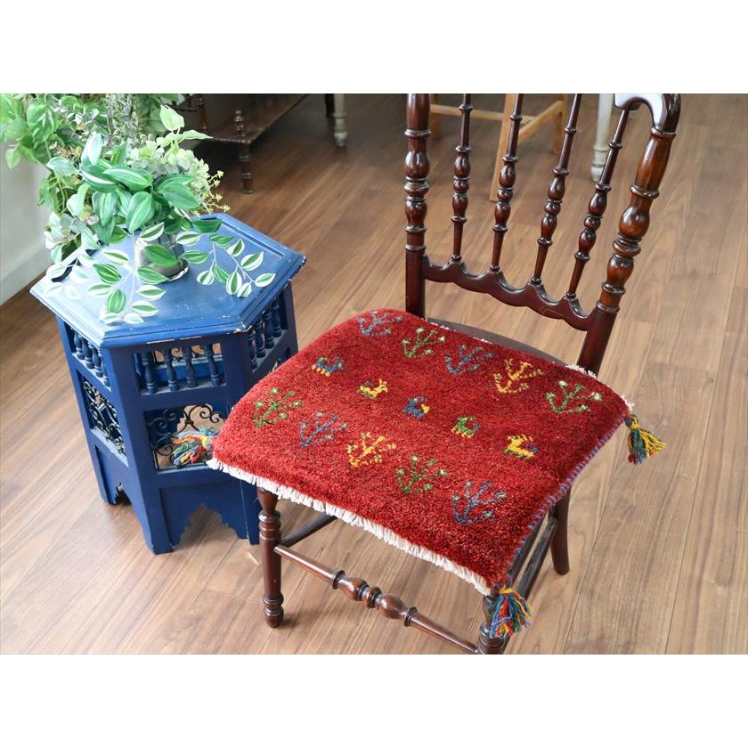 ギャッベ イラン産手織り 座布団サイズ 41×47cm レッド カラフルな生命の樹と動物 |  | 01