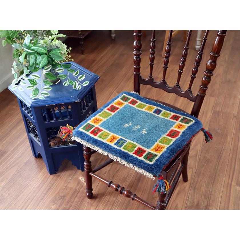 ギャッベ イラン産手織り 座布団サイズ 38×43cm ブルー カラフルタイル 動物と生命の樹 |  | 01