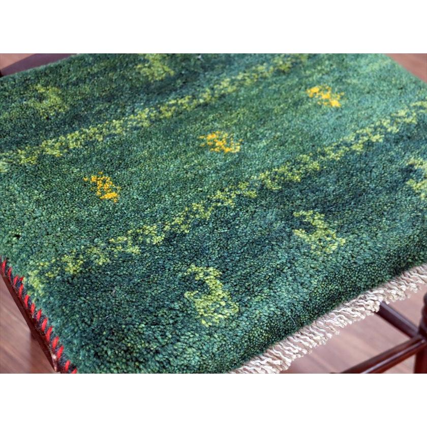 ギャッベ イラン産手織り 座布団サイズ 40×44cm グリーン 動物と生命の樹 |  | 02