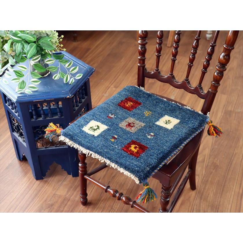 ギャッベ イラン産手織り 座布団サイズ 40×38cm ブルー カラフルタイル 動物と生命の樹 |  | 01