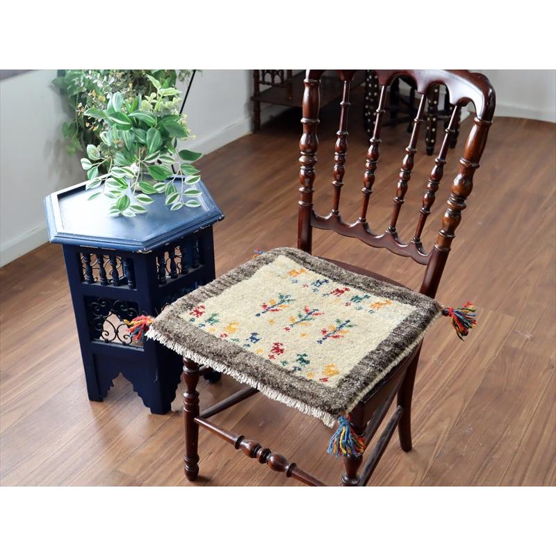 ギャッベ イラン産手織り 座布団サイズ 40×43cm ナチュラルアイボリー