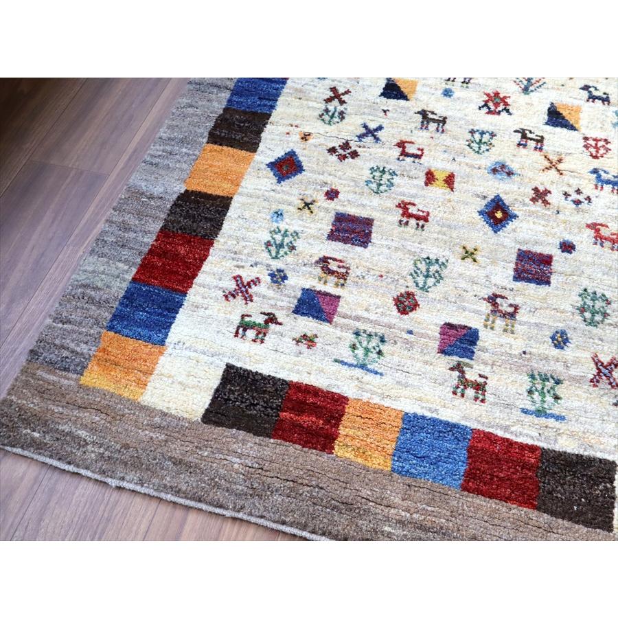 ギャッベ ノマド　 156x107cm ナチュラル＆グレー　たくさんの動物や草花モチーフ　イラン産手織り　Gabbeh Nomad |  | 03