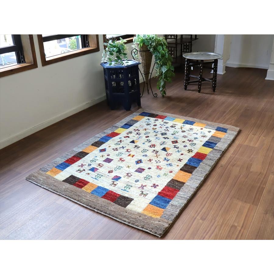 ギャッベ ノマド　 156x107cm ナチュラル＆グレー　たくさんの動物や草花モチーフ　イラン産手織り　Gabbeh Nomad |  | 04