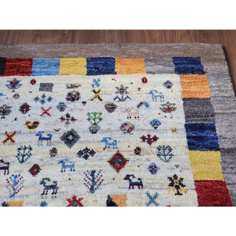 ギャッベ ノマド　 156x107cm ナチュラル＆グレー　たくさんの動物や草花モチーフ　イラン産手織り　Gabbeh Nomad |  | 05