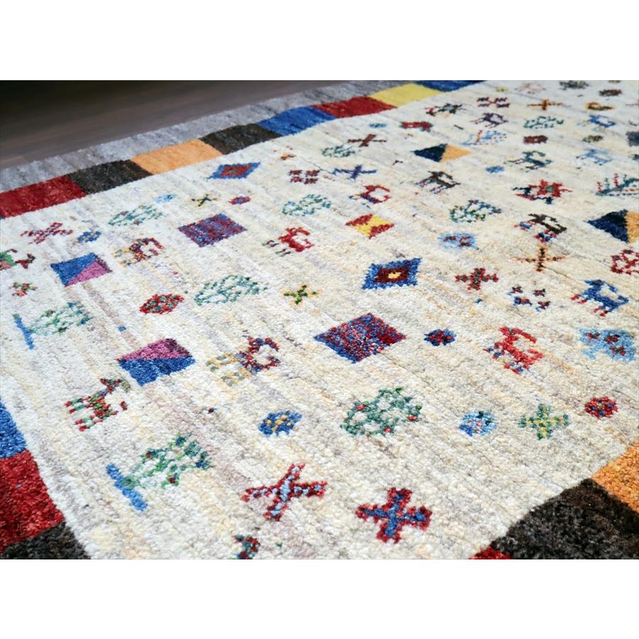 ギャッベ ノマド　 156x107cm ナチュラル＆グレー　たくさんの動物や草花モチーフ　イラン産手織り　Gabbeh Nomad |  | 07