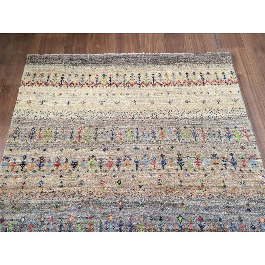 ギャッベ ノマド　 171x117cm ベージュ＆グレー　　イラン産手織り　Gabbeh Nomad |  | 02