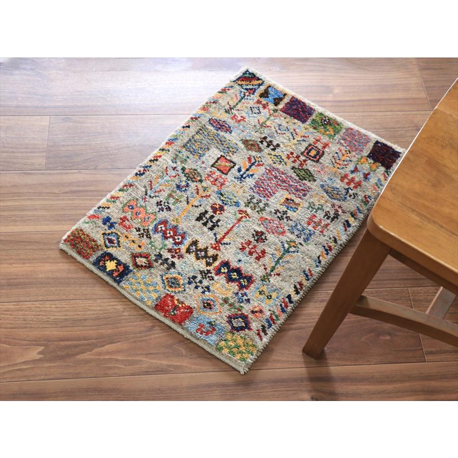 ギャッベ ノマド ミニギャッベ 63x44cm グレー　にぎやかなモチーフ |  | 02