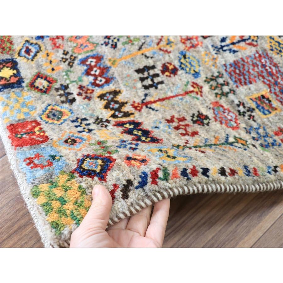 ギャッベ ノマド ミニギャッベ 63x44cm グレー　にぎやかなモチーフ |  | 05