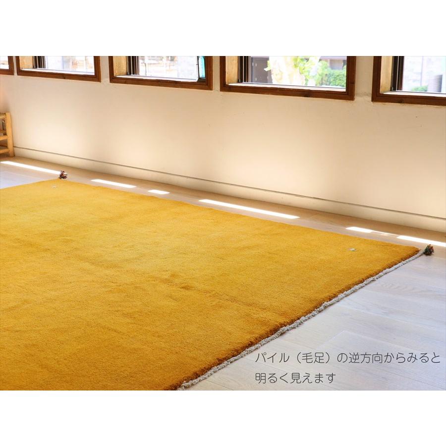 ギャッベ イエロー イラン手織りラグ 245×205cm 無地 イラン産 カシュカイ族の手織りラグ |  | 02