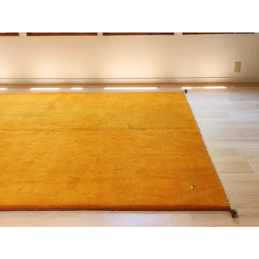 ギャッベ イエロー イラン手織りラグ 245×205cm 無地 イラン産 カシュカイ族の手織りラグ |  | 03