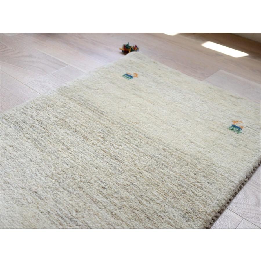 ギャッベ 無地 天然羊毛のアイボリー 173×60cm  カシュカイ族の手織りラグ　イラン産　 |  | 02