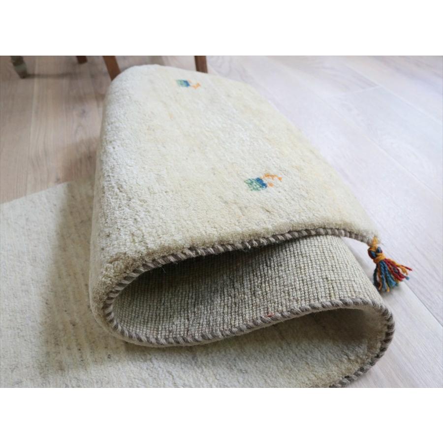 ギャッベ 無地 天然羊毛のアイボリー 173×60cm  カシュカイ族の手織りラグ　イラン産　 |  | 06