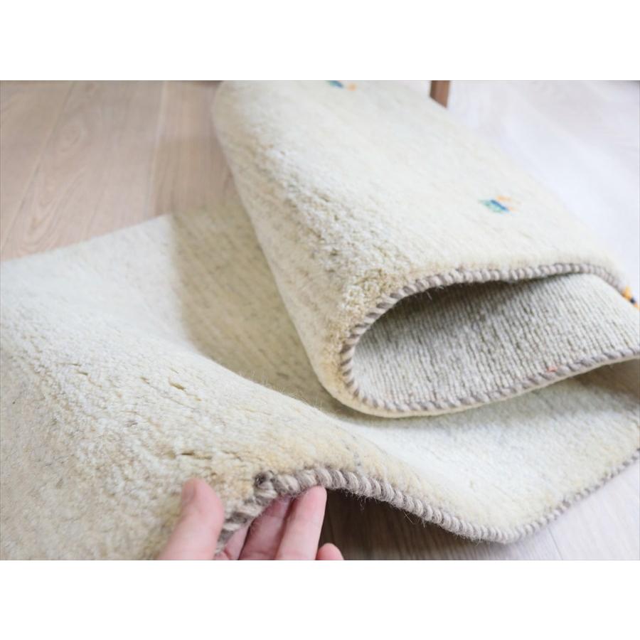 ギャッベ 無地 天然羊毛のアイボリー 173×60cm  カシュカイ族の手織りラグ　イラン産　 |  | 07