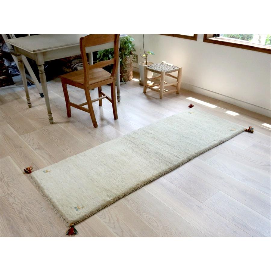 ギャッベ 無地 天然羊毛のアイボリー 177×62cm  カシュカイ族の手織りラグ　イラン産　 |  | 01