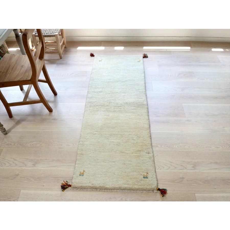 ギャッベ 無地 天然羊毛のアイボリー 177×62cm  カシュカイ族の手織りラグ　イラン産　 |  | 02