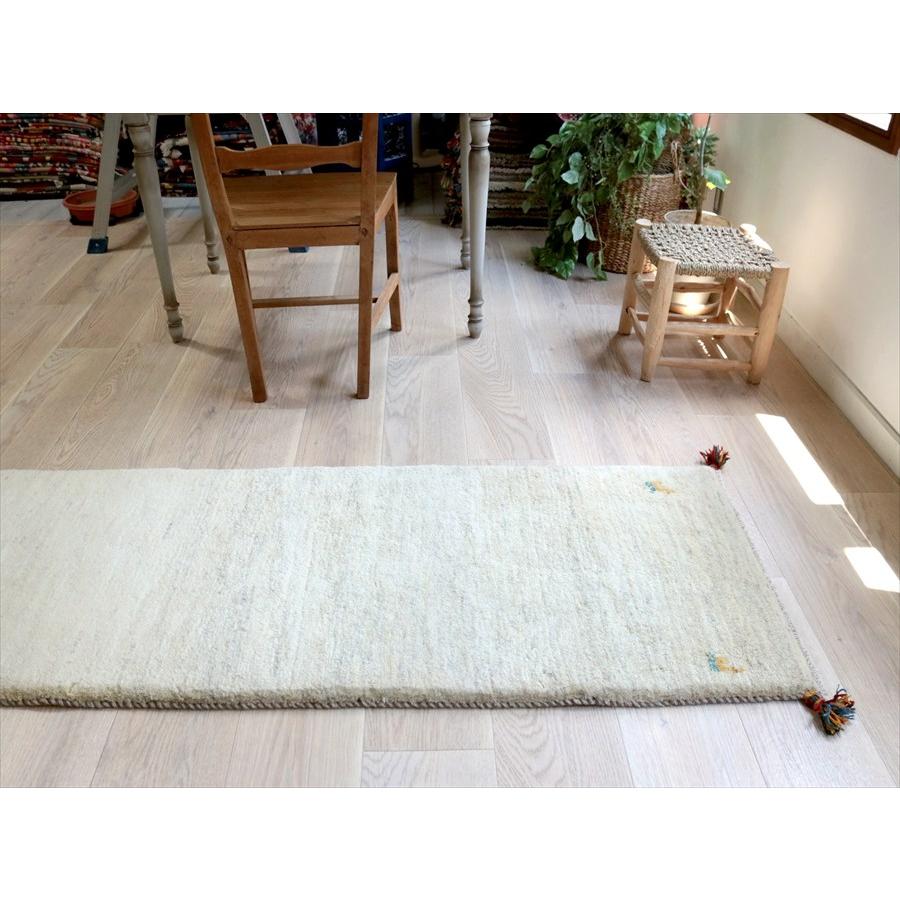 ギャッベ 無地 天然羊毛のアイボリー 177×62cm  カシュカイ族の手織りラグ　イラン産　 |  | 03