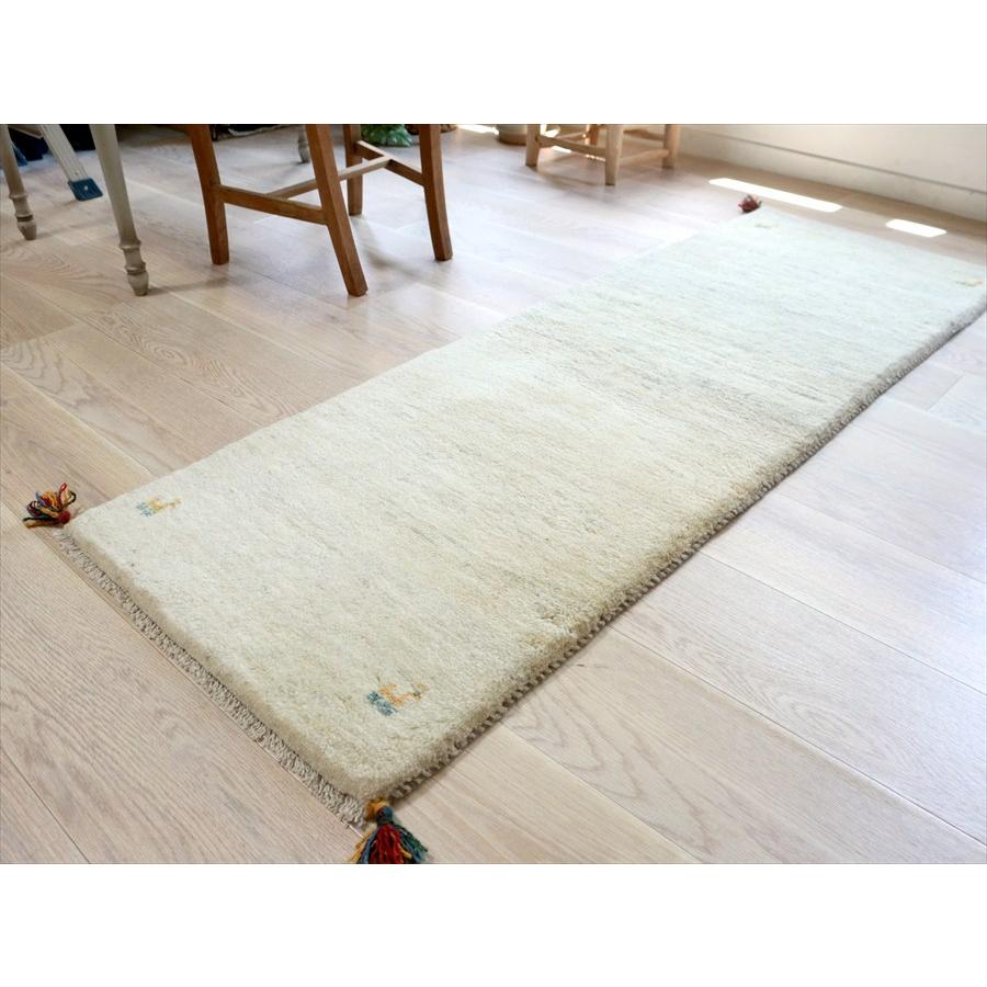 ギャッベ 無地 天然羊毛のアイボリー 177×62cm  カシュカイ族の手織りラグ　イラン産　 |  | 04